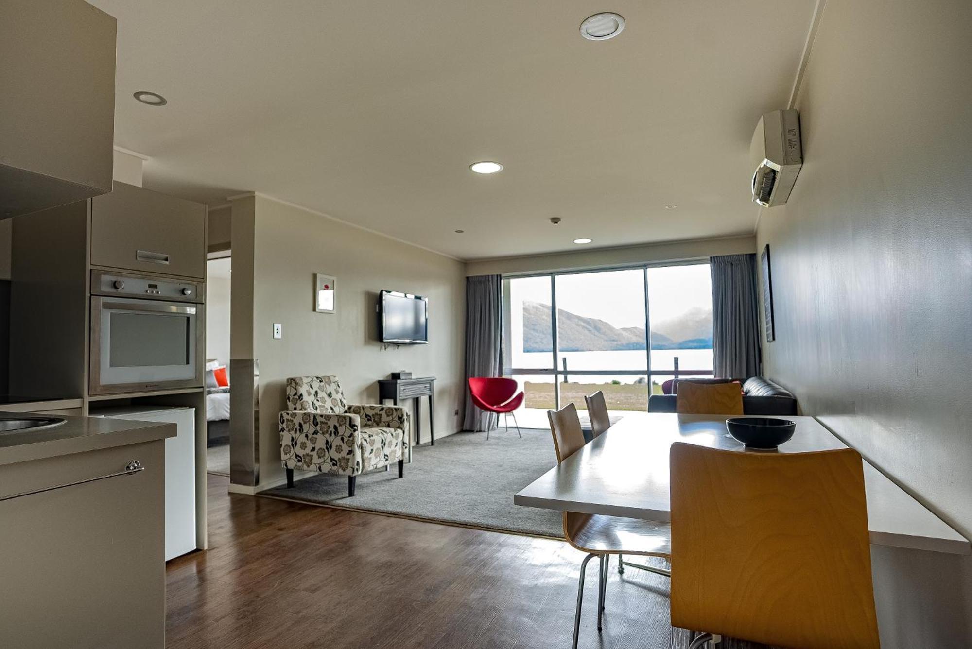 Marakura Deluxe Motel Те-Анау Экстерьер фото