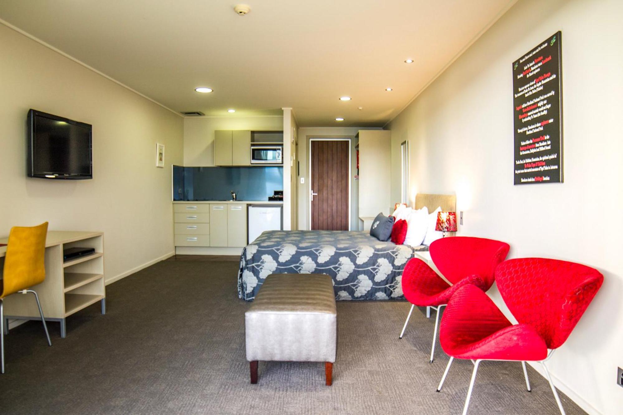 Marakura Deluxe Motel Те-Анау Экстерьер фото