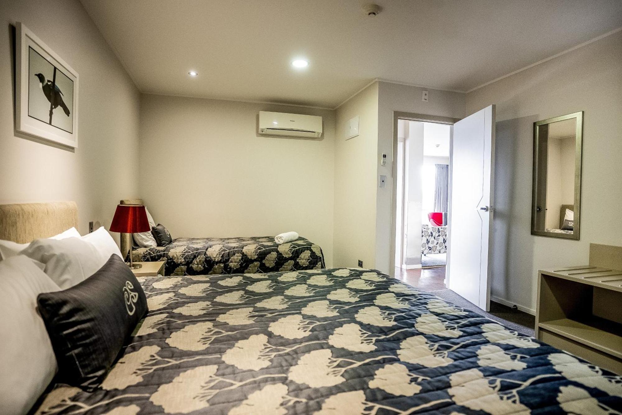 Marakura Deluxe Motel Те-Анау Экстерьер фото